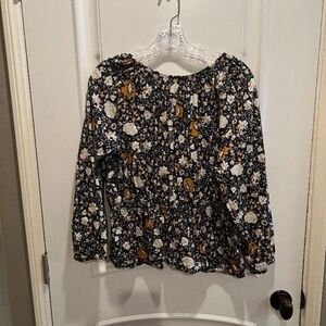 Universal Threads Women's 3/4 sleeve blouse